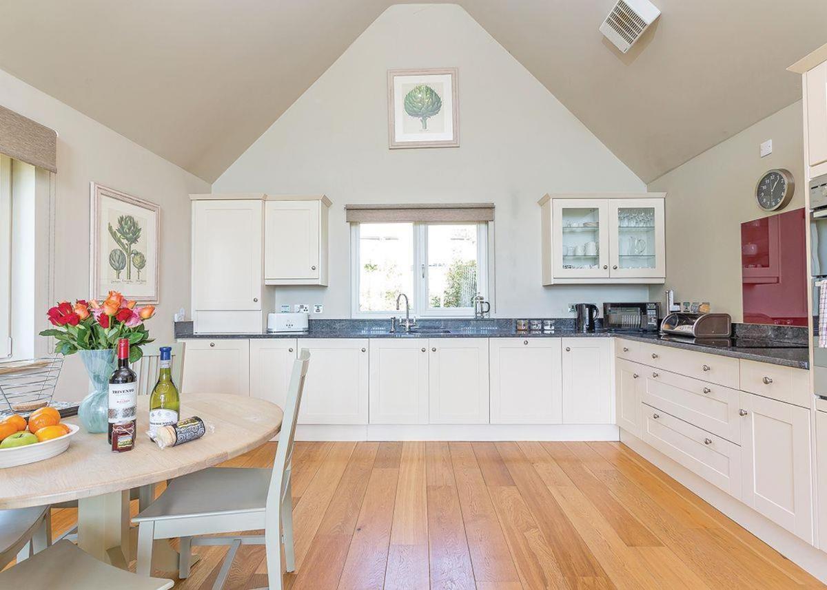 Swandown Lodges Chard Εξωτερικό φωτογραφία