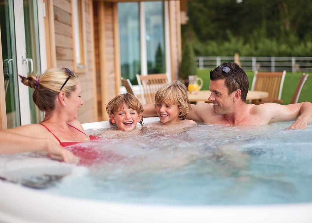 Swandown Lodges Chard Εξωτερικό φωτογραφία